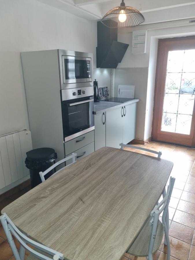 Jolie Petite Maison Dans Village Fortifie Brigueuil Kültér fotó