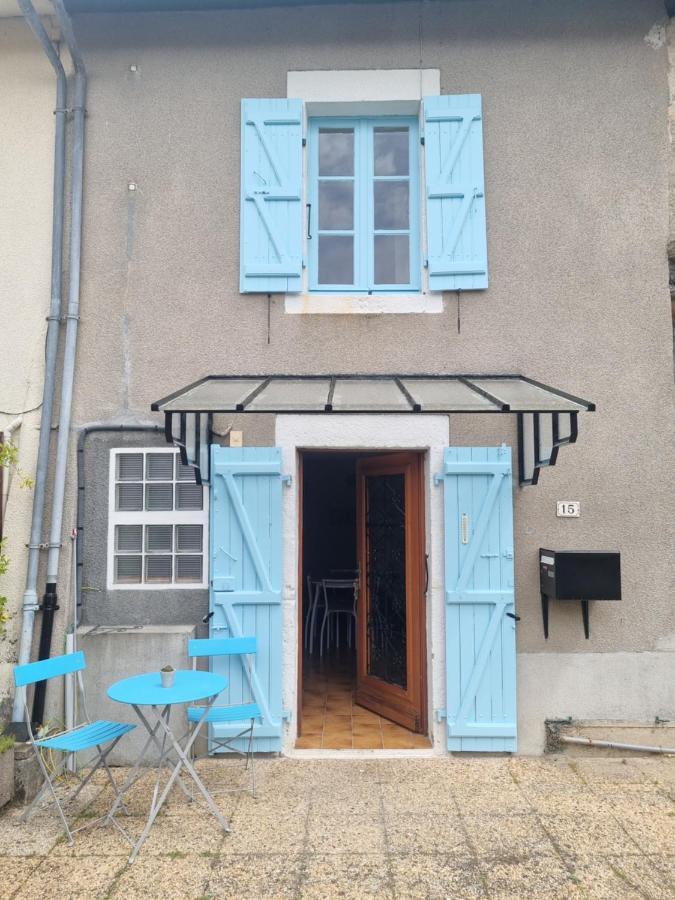 Jolie Petite Maison Dans Village Fortifie Brigueuil Kültér fotó
