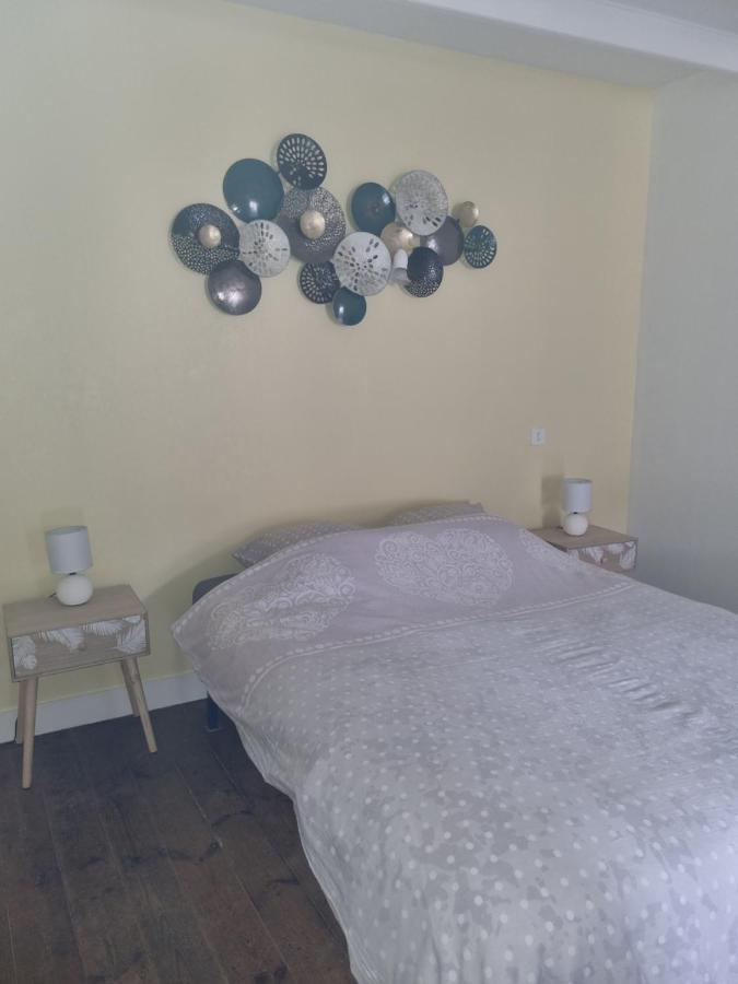 Jolie Petite Maison Dans Village Fortifie Brigueuil Kültér fotó